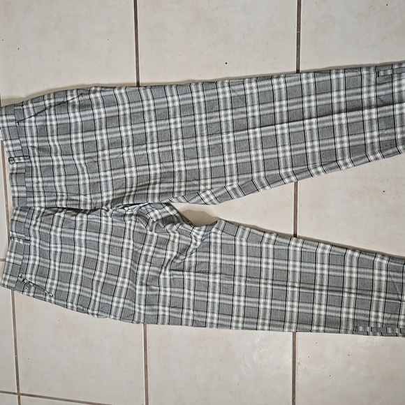 Zara Men's Black and White Checkered Chinos - Picture 4 of 7